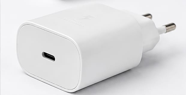 Original Samsung 25W Super Fast Charger with cable And Without Cable.